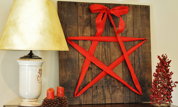 Ribbon & Pallet Board Star...Spotlight on RYG's Posts on Holiday Crafts & Decor - Redeem Your Ground | RYGblog.com