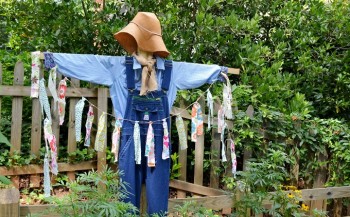 How to Make a Scarecrow