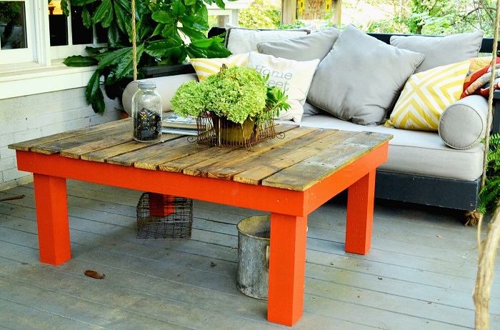 DIY Pallet Board Coffee Table - Redeem Your Ground | RYGblog.com