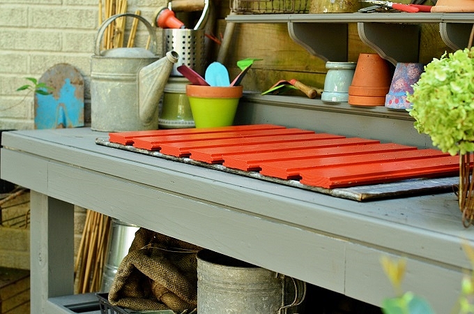 How to Build a Potting Bench - Redeem Your Ground | RYGblog.com