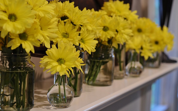 Repurposing Glass Jars as Charming Flower Vases - Redeem Your Ground | RYGblog.com