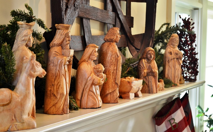 Christmas Tree Trimming & Nativity - Redeem Your Ground - RYGblog.com